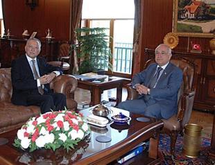 Let the presidential race be democratic and civilized, İhsanoğlu says after Erdoğan’s candidacy