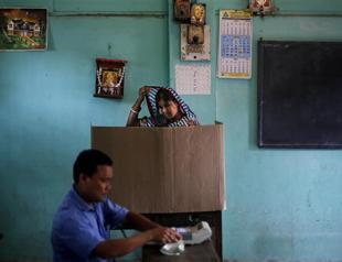India voters kick off worlds biggest election