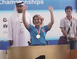 Turkish lifter sets world record