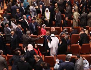 Iraq politicians back down over government delays