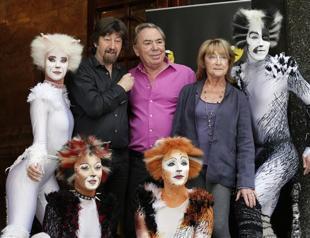 Lloyd Webber to revive ‘Cats’
