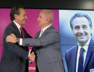 Prandelli unveiled as new Galatasaray coach