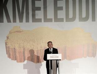 Opposition presidential candidate İhsanoğlu pairs name with bread in campaign slogan