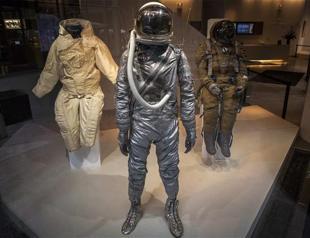 Space memorabilia auction hits $1 million mark in New York