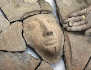 Rare sarcophagus, Egyptian scarab found in Israel