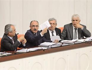 Turkish government shapes ‘urgent action plan’ in wake of local polls