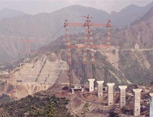India builds world’s highest rail bridge