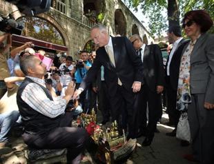 İhsanoğlu: ISIL is a terrorist gang with no links to Islam