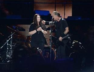 Metallica commemorates mining disaster, invites fan from Soma on stage