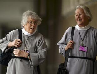 Church of England approves women bishops in historic vote