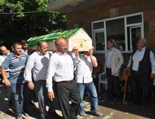 Death of prisoner who pulled Turkish flag down is ‘suspicious’