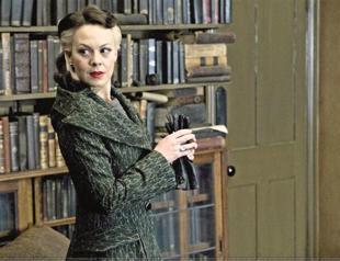Modern ‘Medea’ stars Potter film’s Helen McCrory