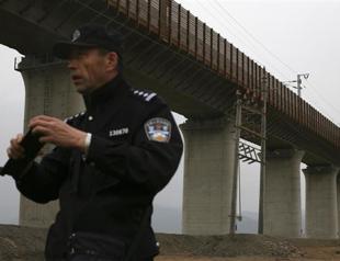 Uighur group says nearly 100 casualties in China clash