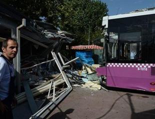 VIDEO: 18 injured after Istanbul public bus crashes on ferry docks