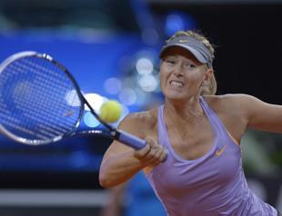 Sharapova into last eight in Stuttgart
