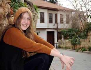 Prosecutor uses PKK evidence against ‘girl with red foulard, lawyers cry foul