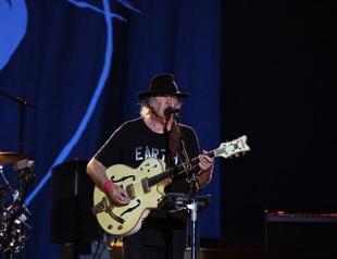 Neil Young delivers a show for the ages in Istanbul