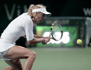 Wozniacki effortlessly through to 2nd round in Istanbul Cup