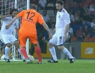 VIDEO: Turkish PM Erdoğan scores hat trick in 15 minutes