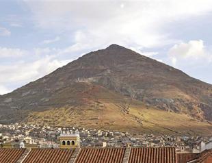 Hundreds of human skeletons found in Bolivian mining city