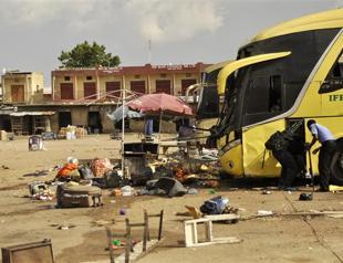 Two female suicide bombers kill 3, wound 13 in Nigerias Kano
