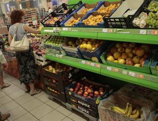 Russia bans fruit, vegetable, meat, fish, dairy imports from US, EU