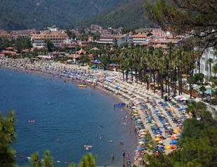 Expensive beach clubs spreading like wildfire across Turkish coasts