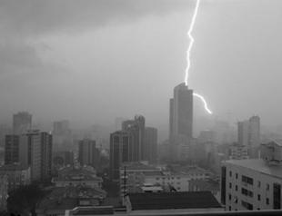 Much-awaited heavy rain hits Istanbul