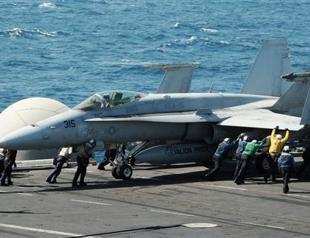 US aircraft strike Islamic State in Iraq