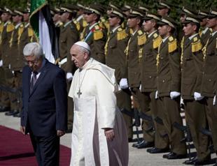 Pope: End unacceptable Israel-Palestinian conflict