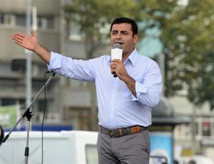 Presidential candidate Demirtaş lays into TRT with over-the-top flattery