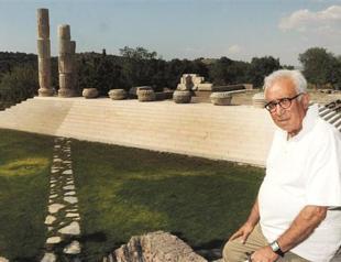 Historical Apollon temple arises from rendering plant