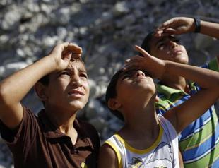 Israel withdraws Gaza troops as 72-hour truce begins