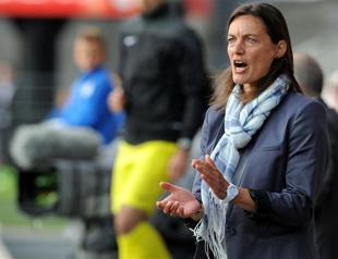 Female coach Diacre gets off to losing start