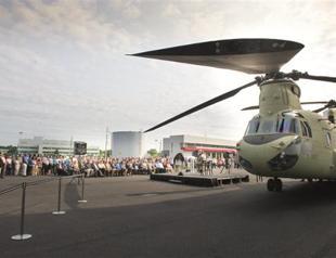 Boeing hands first Chinook helicopter to US army