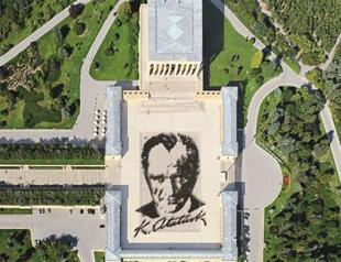 Thousands to form giant Atatürk portrait to mark Turkish Victory Day