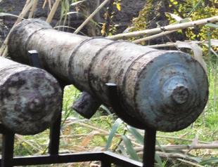 Painted cannonballs cause stir in Bodrum