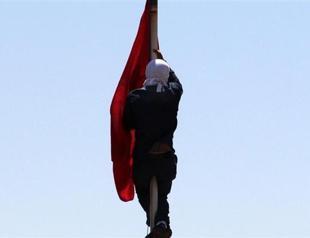 Demonstrator who removed Turkish flag from mast in Diyarbakır is 16 years old