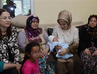 Turkish PM’s wife visits families of Soma victims