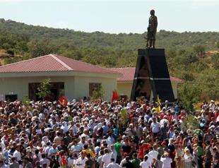 Senior PKK member’s statue erected in southeastern Turkey