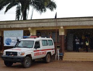 Ebola patients flee attack on Liberia isolation clinic