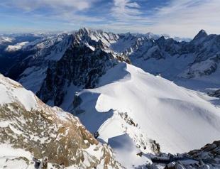 Three climbers die after 800-meter fall from Mont Blanc