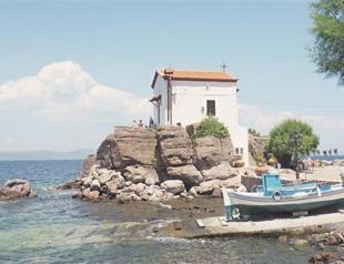 Hotel with a camping feeling in Lesbos