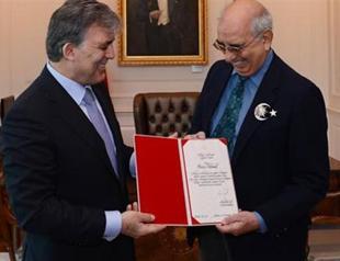 Turkish president honors distinguished historian Feroz Ahmad