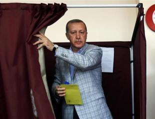 Opposition ups pressure on parliamentary speaker over Turkish PM’s tenure