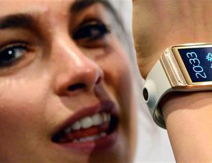 South Koreas Samsung and LG unveil new smartwatches