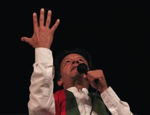 Military returns to political arena in Pakistan