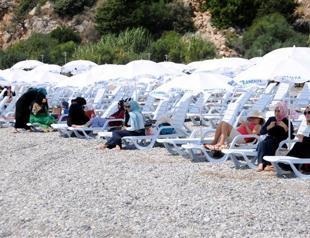 Turkey’s first women-only beach hit by ‘topless’ crisis