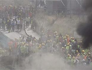 Workers at Istanbul construction site block road denouncing ‘poor labor conditions’