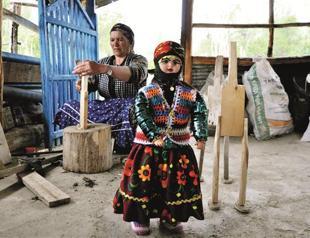 Traditional Anatolian dolls in demand as gift